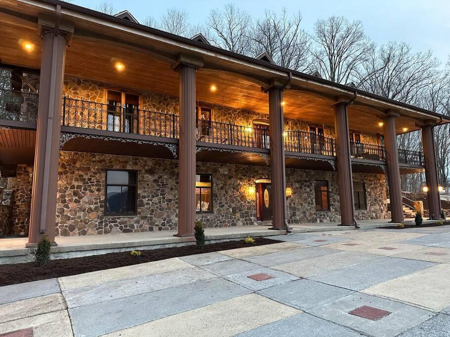 5 Bedroom Estate Near Casino And Downtown Bristol Extérieur photo