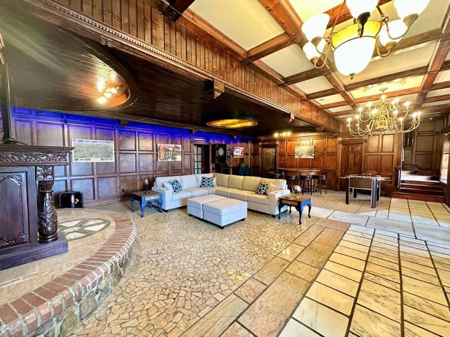 5 Bedroom Estate Near Casino And Downtown Bristol Extérieur photo